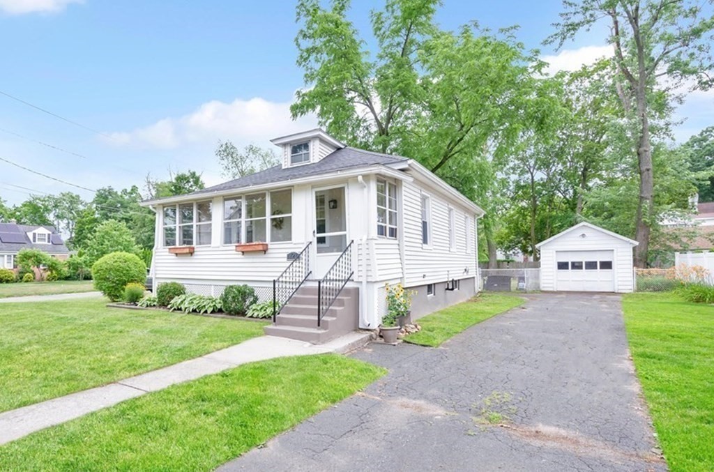 121 Meadow Road Longmeadow, MA 01106 - Photo 1 of 40 Gallery Image 1