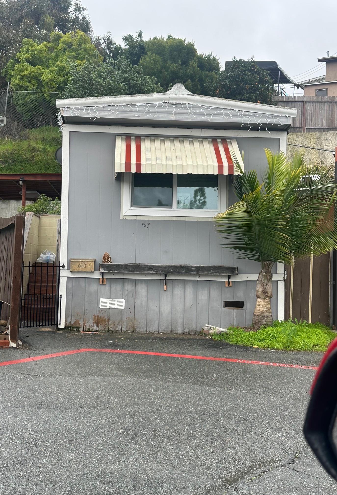 999 East Division St Unit E14