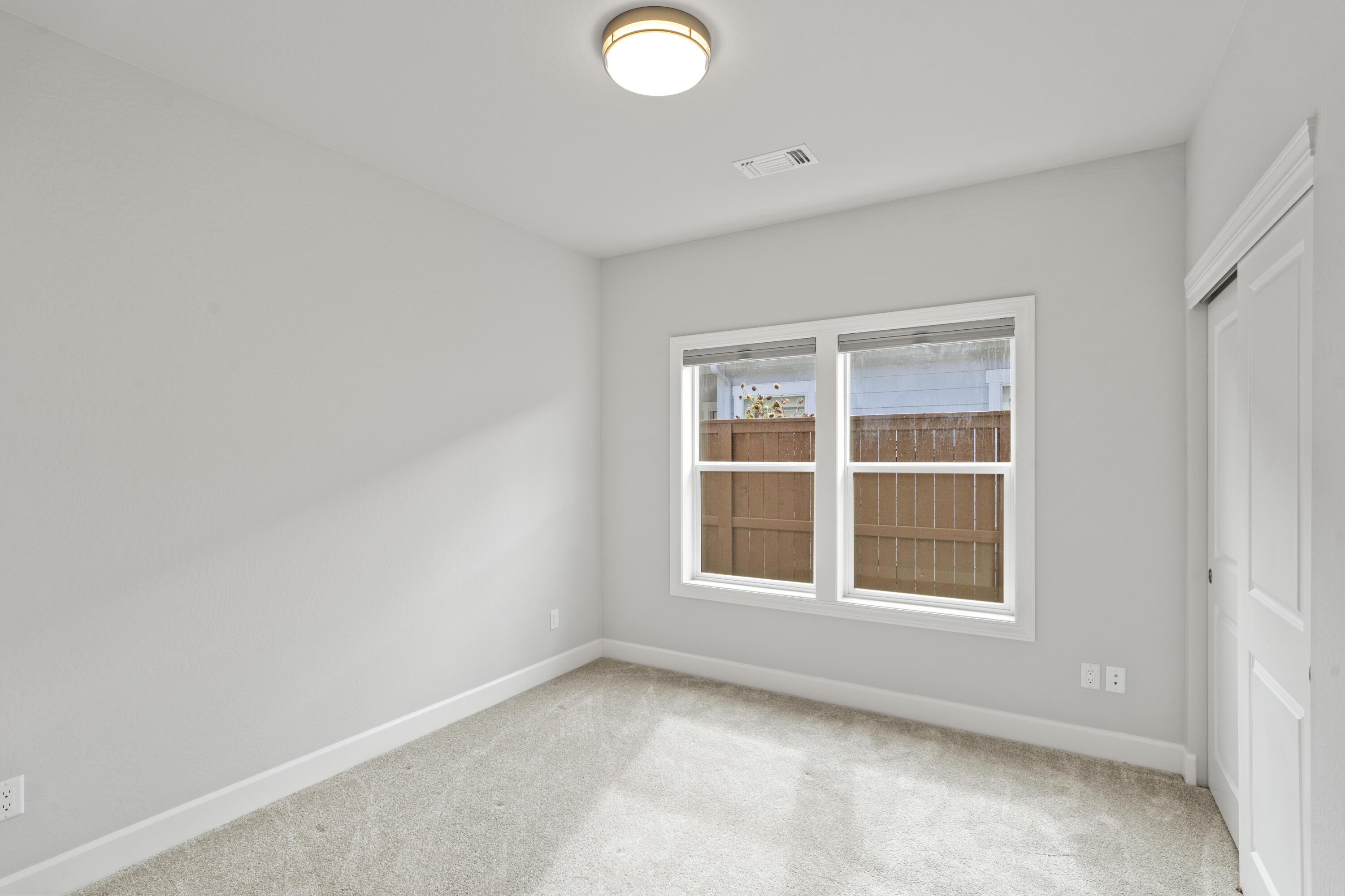 451 South Haskell Street Central Point, OR 97502 - Photo 16 of 30 Room 3