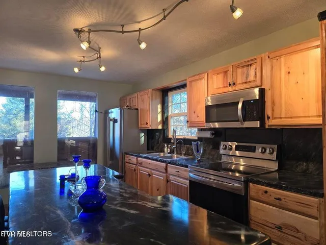 $239,500 | 4060 Tazewell Highway, Sneedville, TN 37869