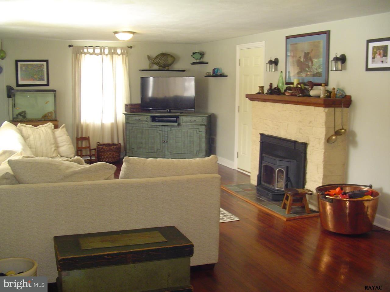 555 Boxwood Road Red Lion, PA 17356 - Photo 7 of 26 Gallery Image 7