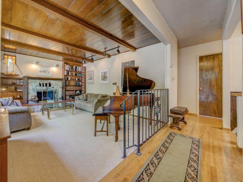 224 Circle Drive Ben Lomond, CA 95005 - Photo 8 of 34 a room with furniture