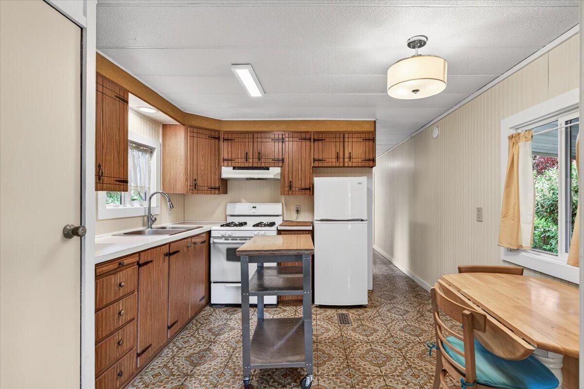 355 Colver Road, Unit 44 Talent, OR 97540 - Photo 4 of 14 06-7