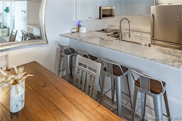 $309,000 | 492 Regatta Bay Drive, Unit 1E, Lake Ozark, MO 65049