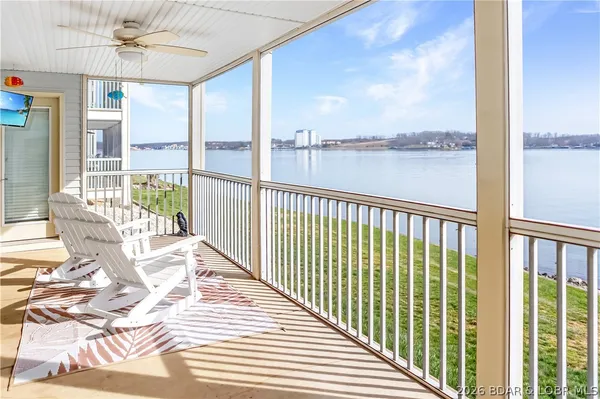 $309,000 | 492 Regatta Bay Drive, Unit 1E, Lake Ozark, MO 65049