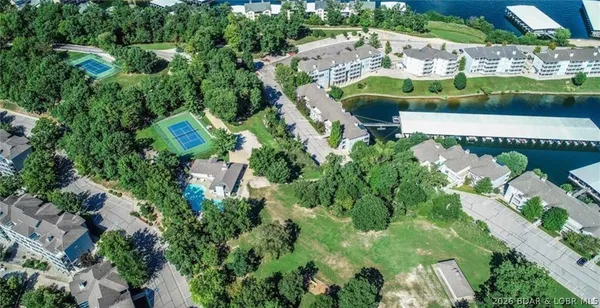 $309,000 | 492 Regatta Bay Drive, Unit 1E, Lake Ozark, MO 65049