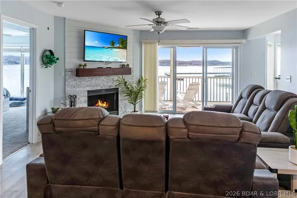$309,000 | 492 Regatta Bay Drive, Unit 1E, Lake Ozark, MO 65049