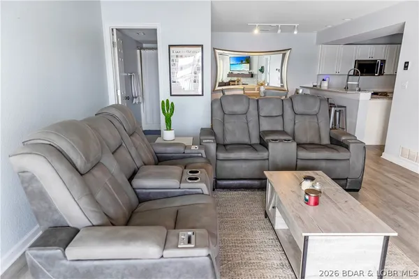 $309,000 | 492 Regatta Bay Drive, Unit 1E, Lake Ozark, MO 65049