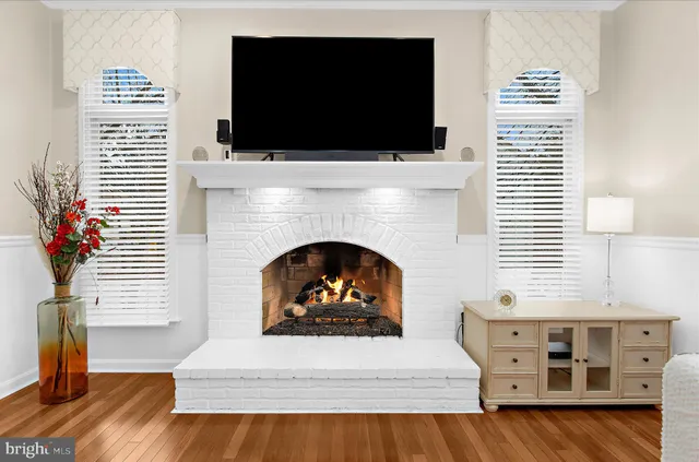 a view of a workspace with furniture