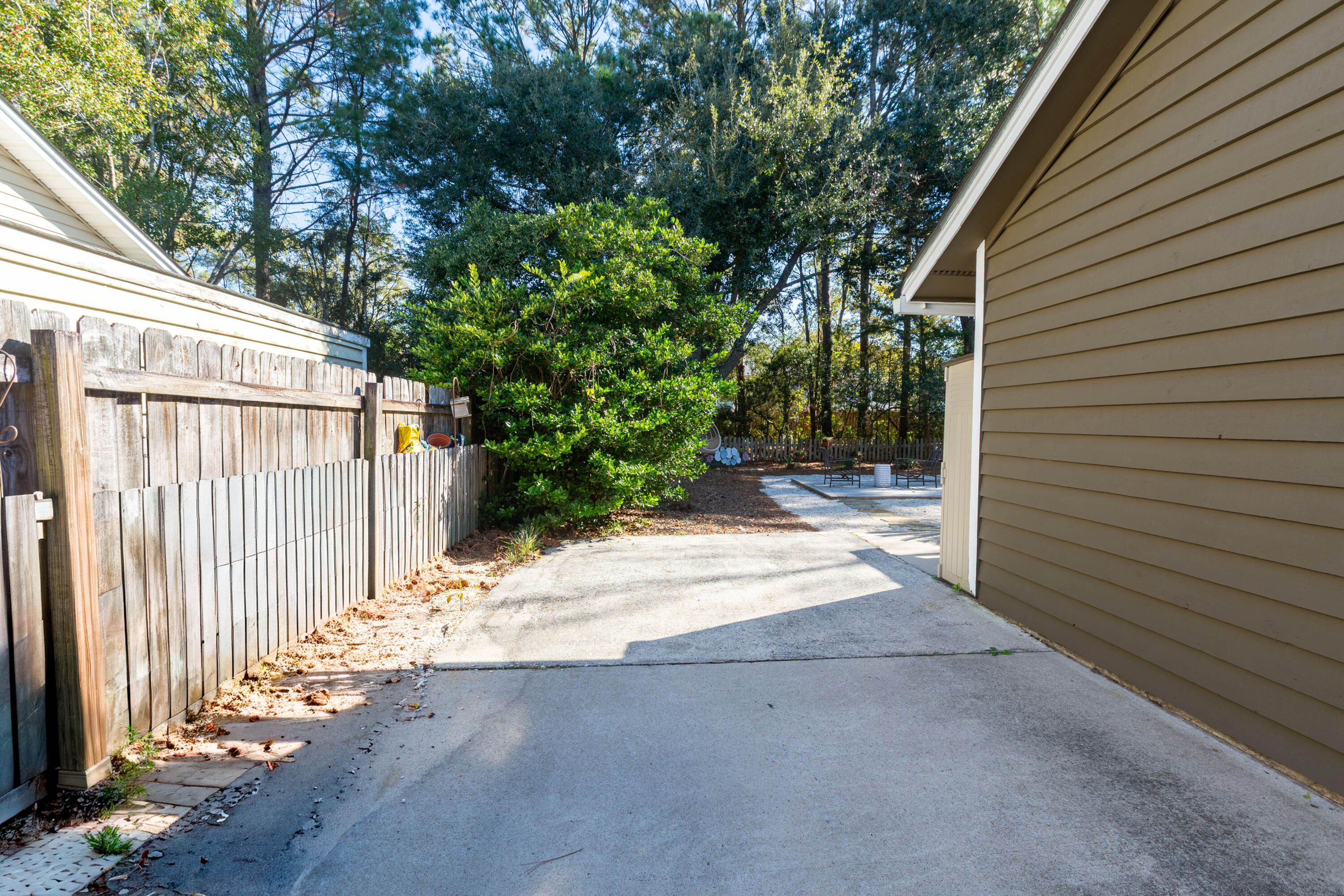 1493 East Crossing Lane Mount Pleasant, SC 29466 - Photo 43 of 43 1493 E Crossing Ln_Brett Martin Photogra