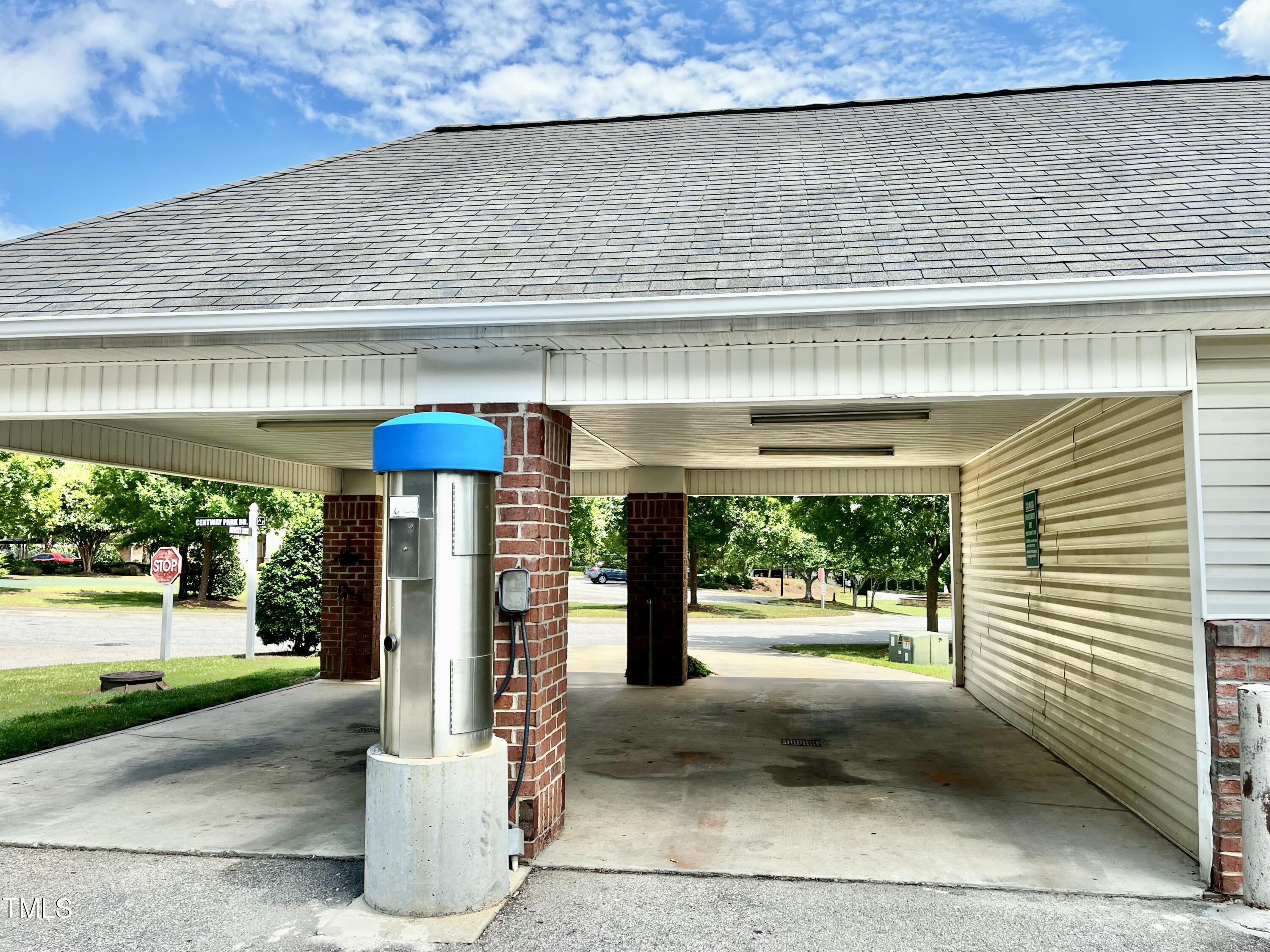 2520 Friedland Place, Unit 200 Raleigh, NC 27617 - Photo 19 of 30 Amenity - Car Wash Station