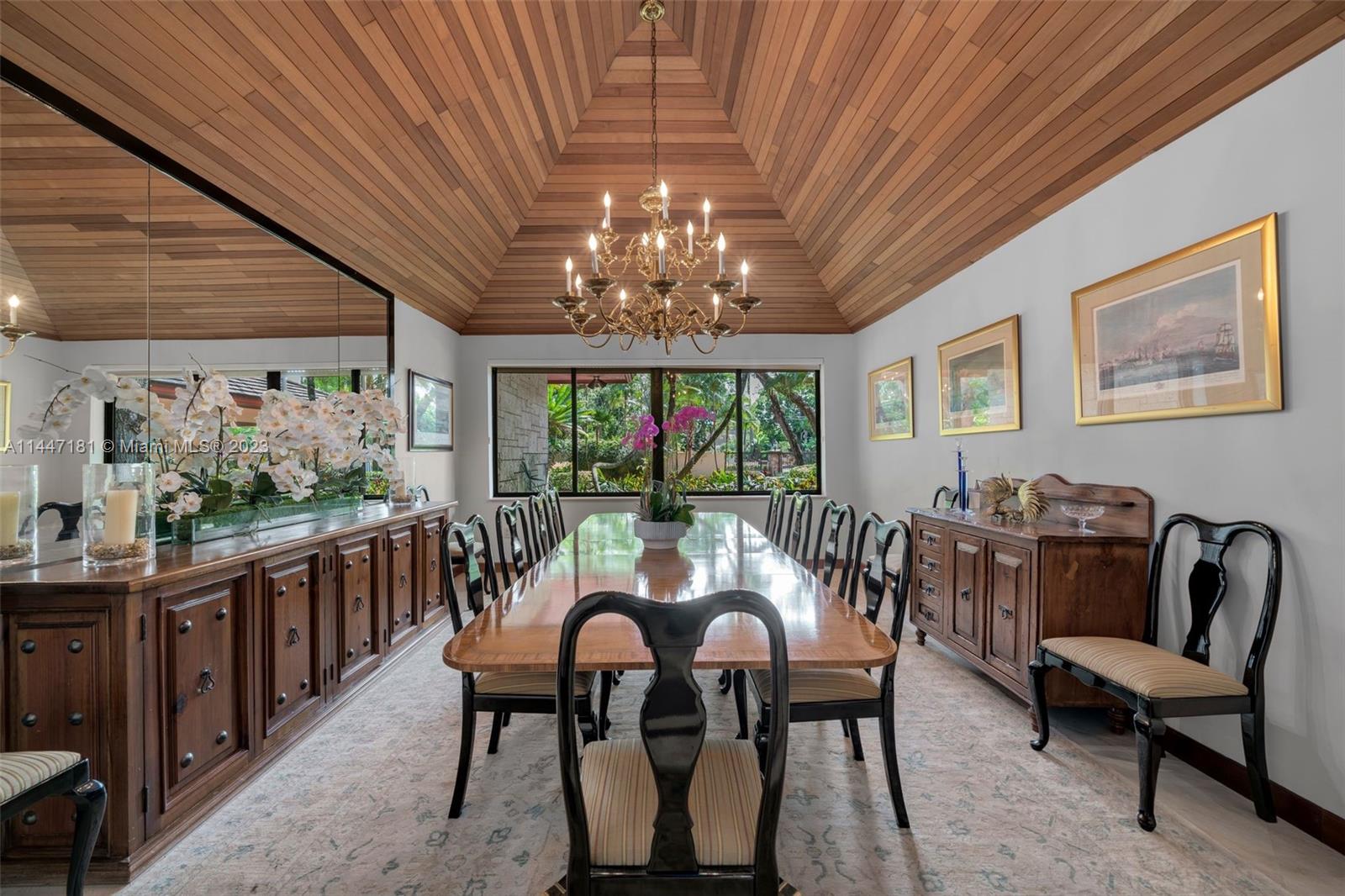 4875 Southwest 80th Street Miami, FL 33143 - Photo 11 of 52 a outdoor space with furniture