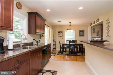 5263 Wertz Road Hampstead, MD 21074 - Photo 7 of 27 Kitchen