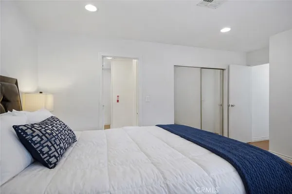 $329,999 | 23777 Mulholland Highway, Unit 203, Calabasas, CA 91302