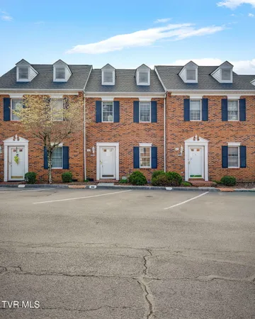 $217,900 | 400 Sunset Drive, Unit Q86, Johnson City, TN 37604