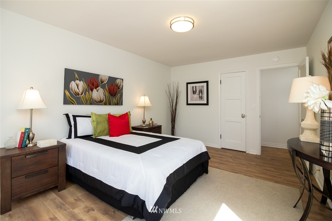 4329 Northeast 56th Street Seattle, WA 98105 - Photo 12 of 23