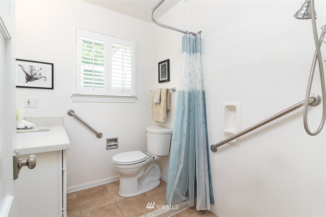 4329 Northeast 56th Street Seattle, WA 98105 - Photo 14 of 23