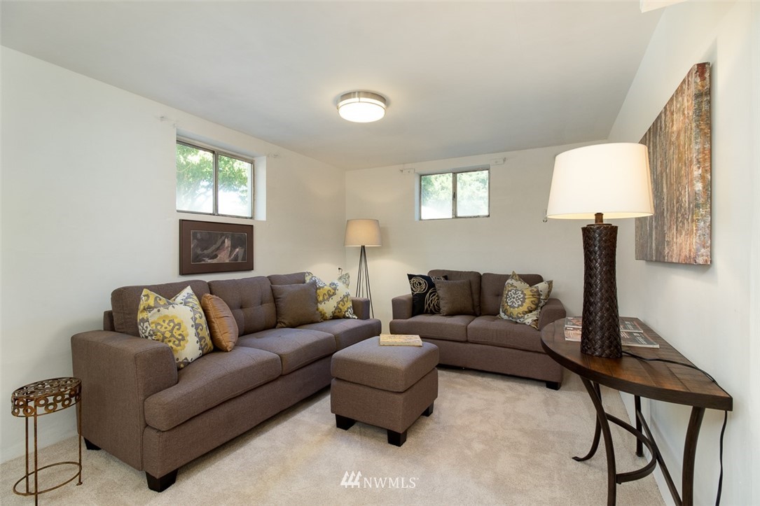 4329 Northeast 56th Street Seattle, WA 98105 - Photo 17 of 23