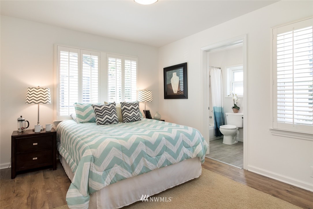 4329 Northeast 56th Street Seattle, WA 98105 - Photo 8 of 23