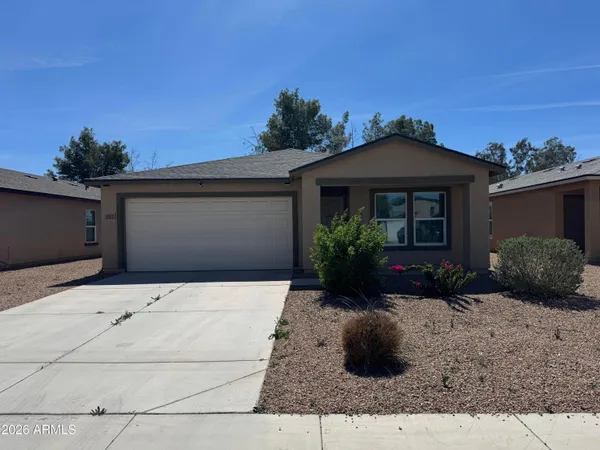 $1,595 | 227 West Douglas Avenue, Coolidge, AZ 85128