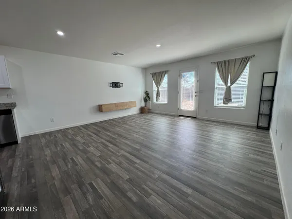 $1,595 | 227 West Douglas Avenue, Coolidge, AZ 85128