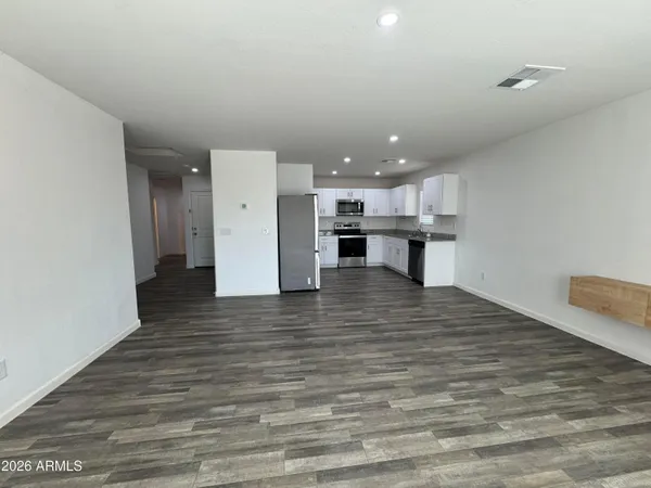 $1,595 | 227 West Douglas Avenue, Coolidge, AZ 85128