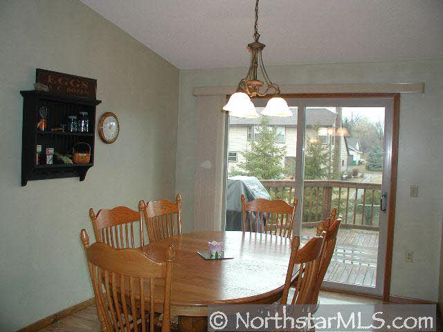 1069 Kettle Creek Road Eagan, MN 55123 - Photo 4 of 10 Gallery Image 4