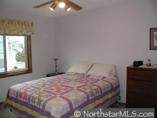 1069 Kettle Creek Road Eagan, MN 55123 - Photo 5 of 10 Gallery Image 5