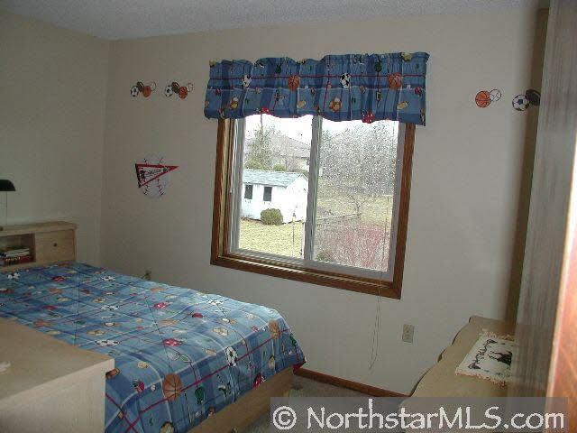 1069 Kettle Creek Road Eagan, MN 55123 - Photo 6 of 10 Gallery Image 6