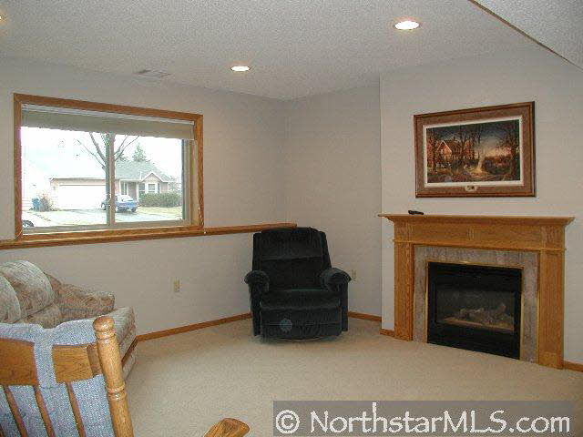 1069 Kettle Creek Road Eagan, MN 55123 - Photo 7 of 10 Gallery Image 7