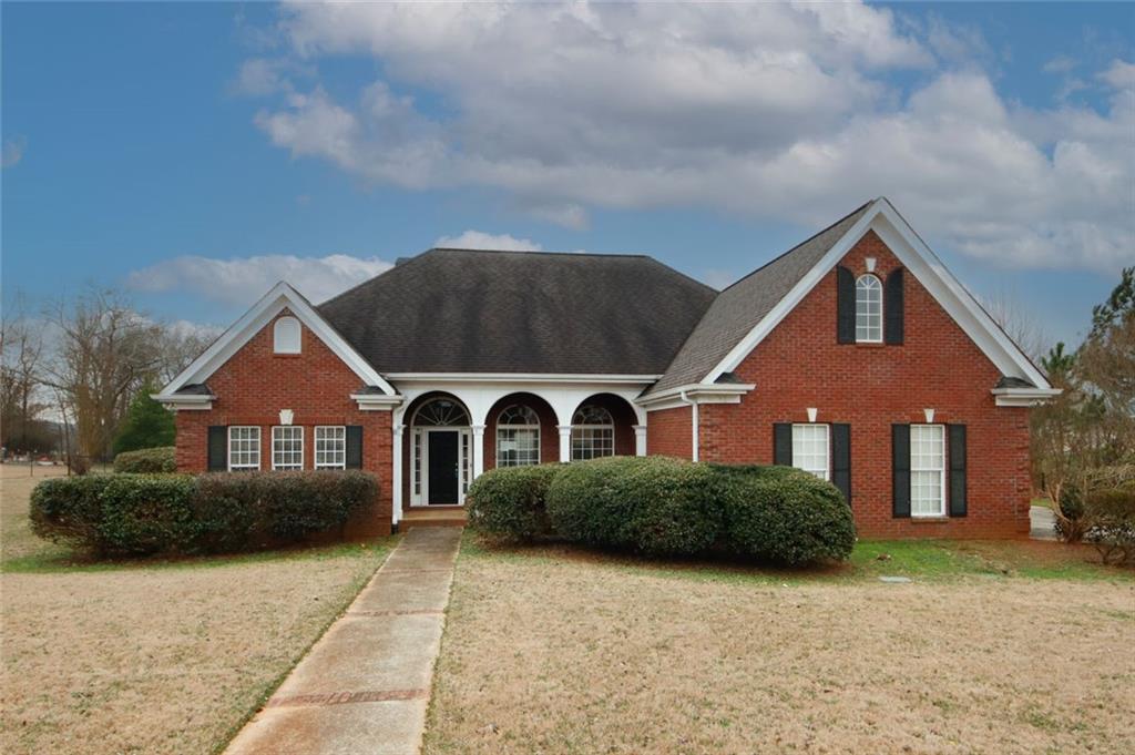 46 Oakley Court Athens, GA 30607 - Photo 1 of 1 a front view of a house with a yard