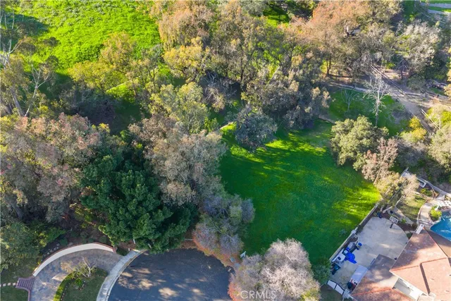 a view of an outdoor space