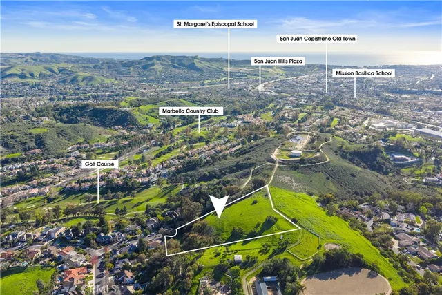 a view of a tennis court