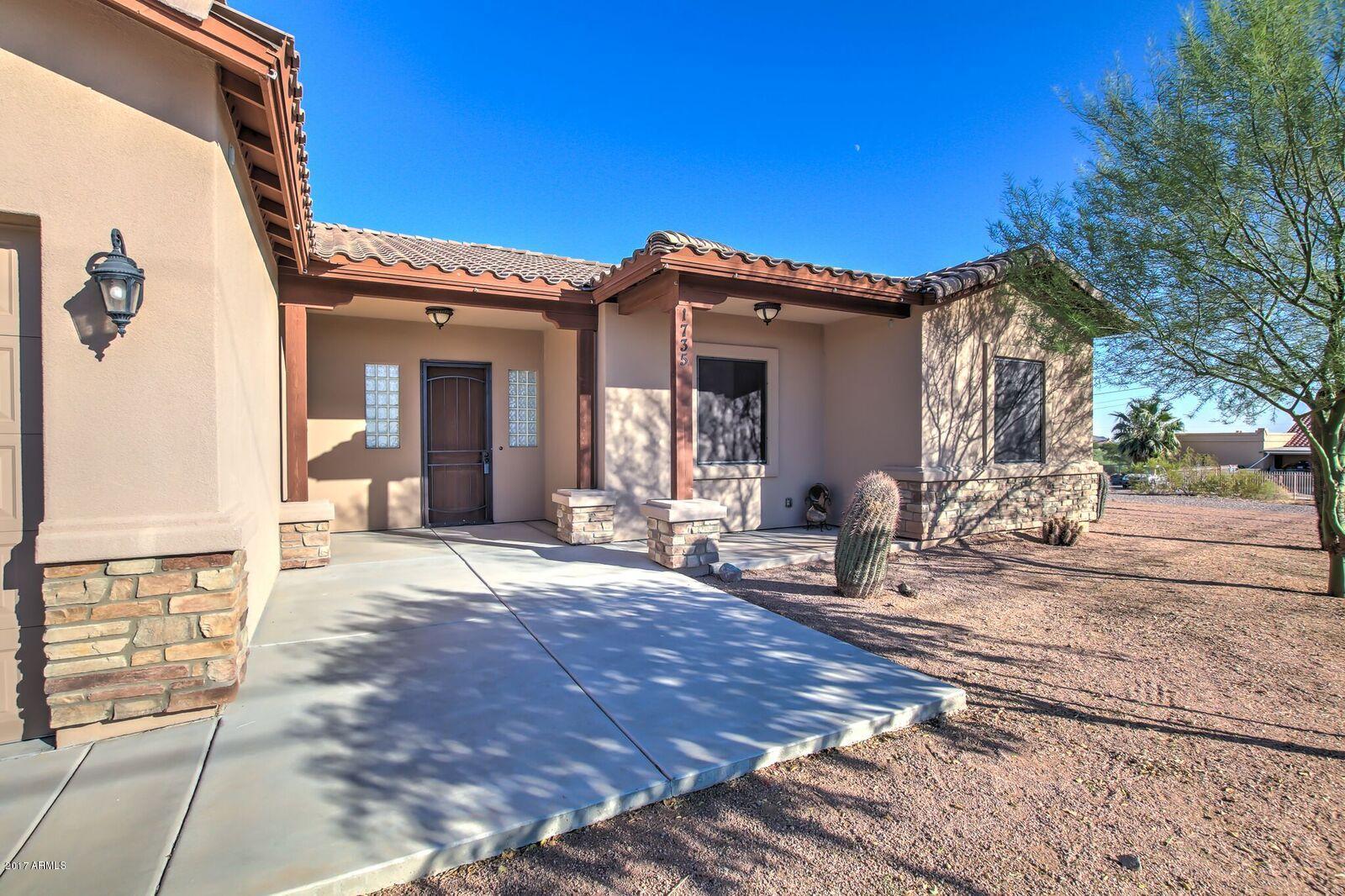 1735 North Starr Road Apache Junction, AZ 85119 - Photo 5 of 50 a view of a house with patio