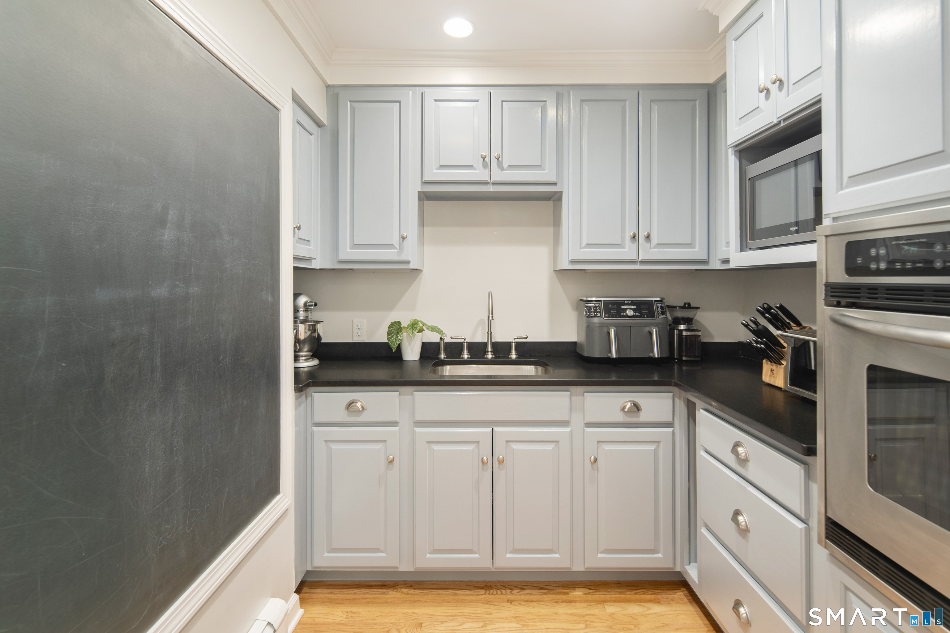 7 Waverly Road Darien, CT 06820 - Photo 13 of 37
