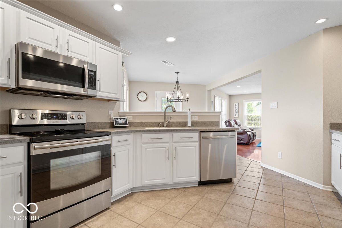 12885 Howe Road Fishers, IN 46038 - Photo 11 of 43