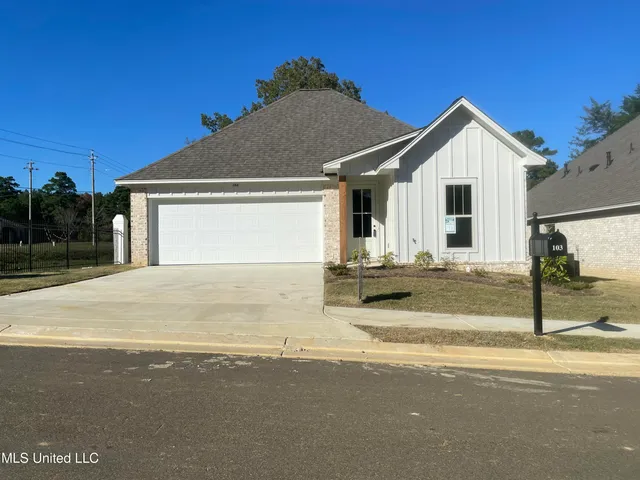 $304,999 | 103 Hyde Park Drive, Brandon, MS 39042