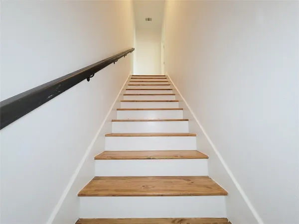 $1,900 | 1903 Mary Street, Houston, TX 77026