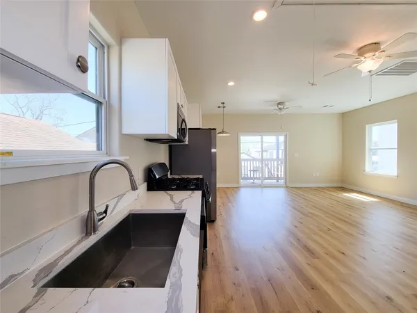 $1,900 | 1903 Mary Street, Houston, TX 77026