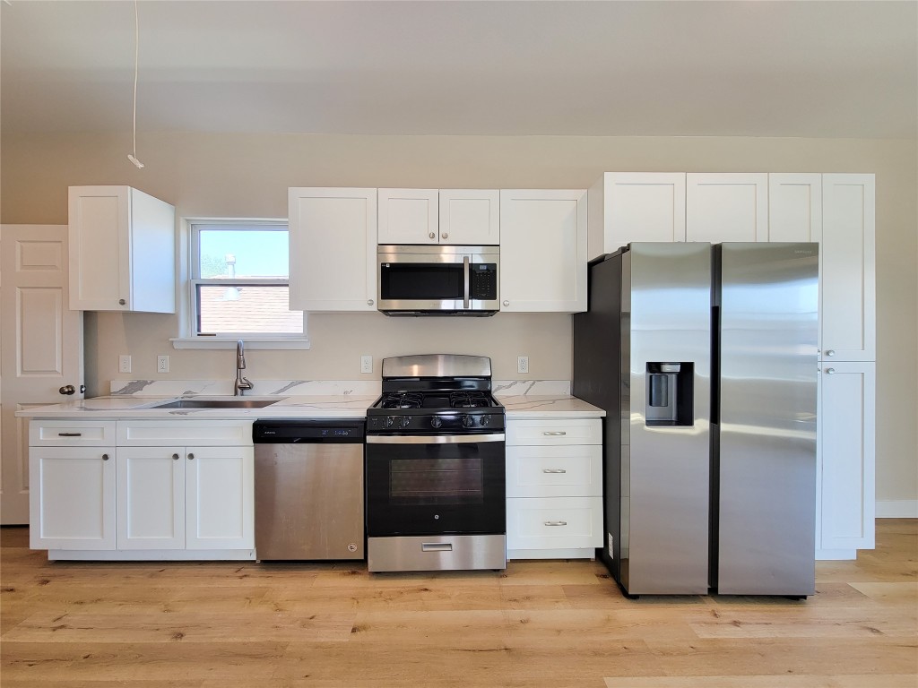 1903 Mary Street Houston, TX 77026 - Photo 7 of 34