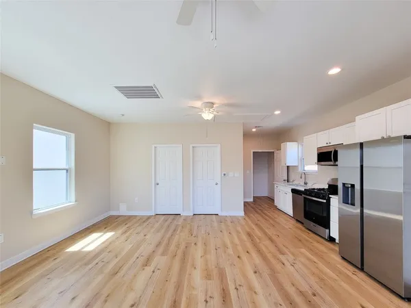 $1,900 | 1903 Mary Street, Houston, TX 77026