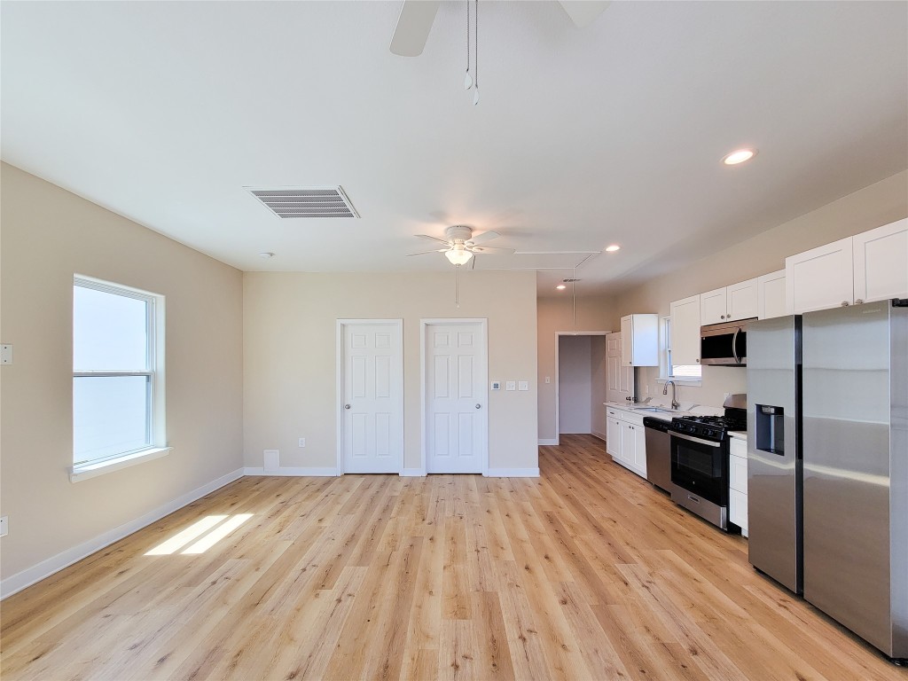 1903 Mary Street Houston, TX 77026 - Photo 10 of 34