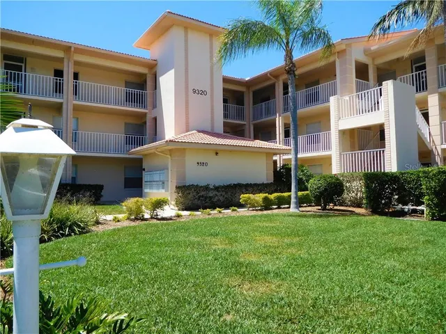 $3,500 | 9320 Clubside Circle, Unit 2108, Sarasota, FL 34238