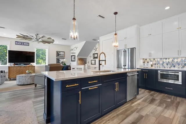 $5,350,000 | 915 North Shore Drive, Anna Maria, FL 34216