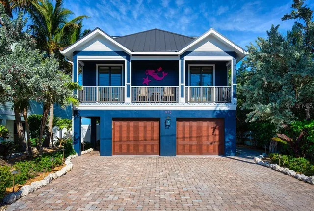 $5,350,000 | 915 North Shore Drive, Anna Maria, FL 34216