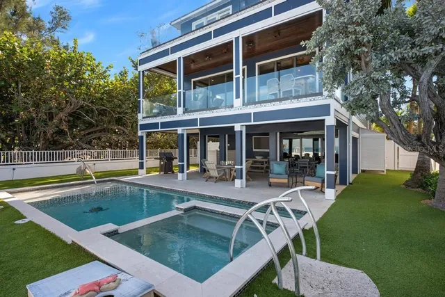 $5,350,000 | 915 North Shore Drive, Anna Maria, FL 34216