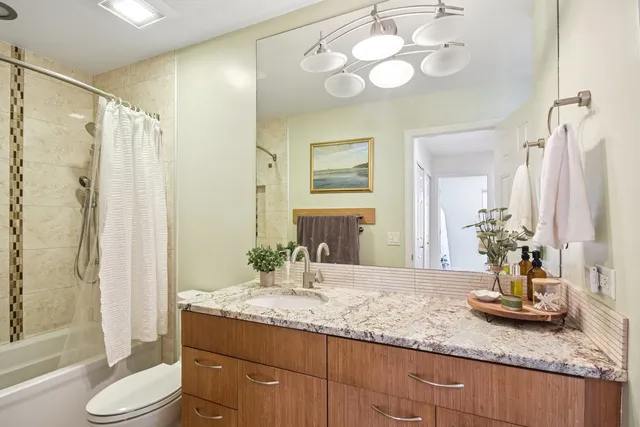 $499,000 | 108 Croftwood Court, Rolling Meadows, IL 60008