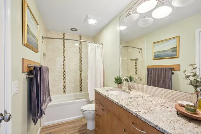 $499,000 | 108 Croftwood Court, Rolling Meadows, IL 60008