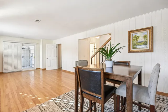 $499,000 | 108 Croftwood Court, Rolling Meadows, IL 60008