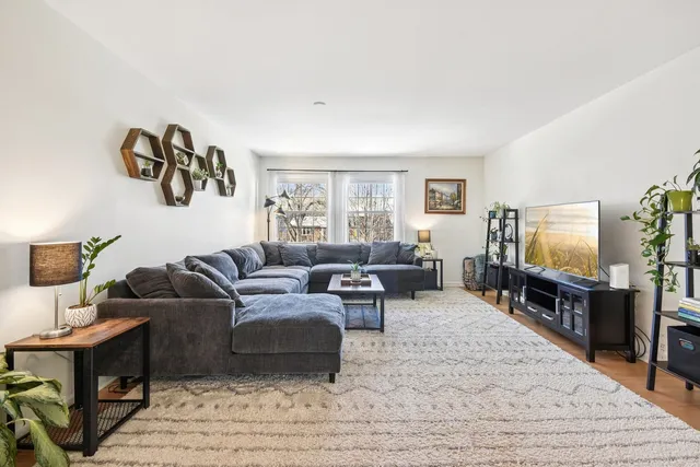 $499,000 | 108 Croftwood Court, Rolling Meadows, IL 60008